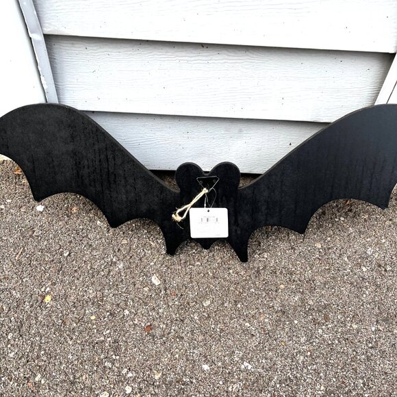 Large Metal Bat Halloween Decoration Home Decor Wall Hanging Door Wreath - Picture 5 of 6